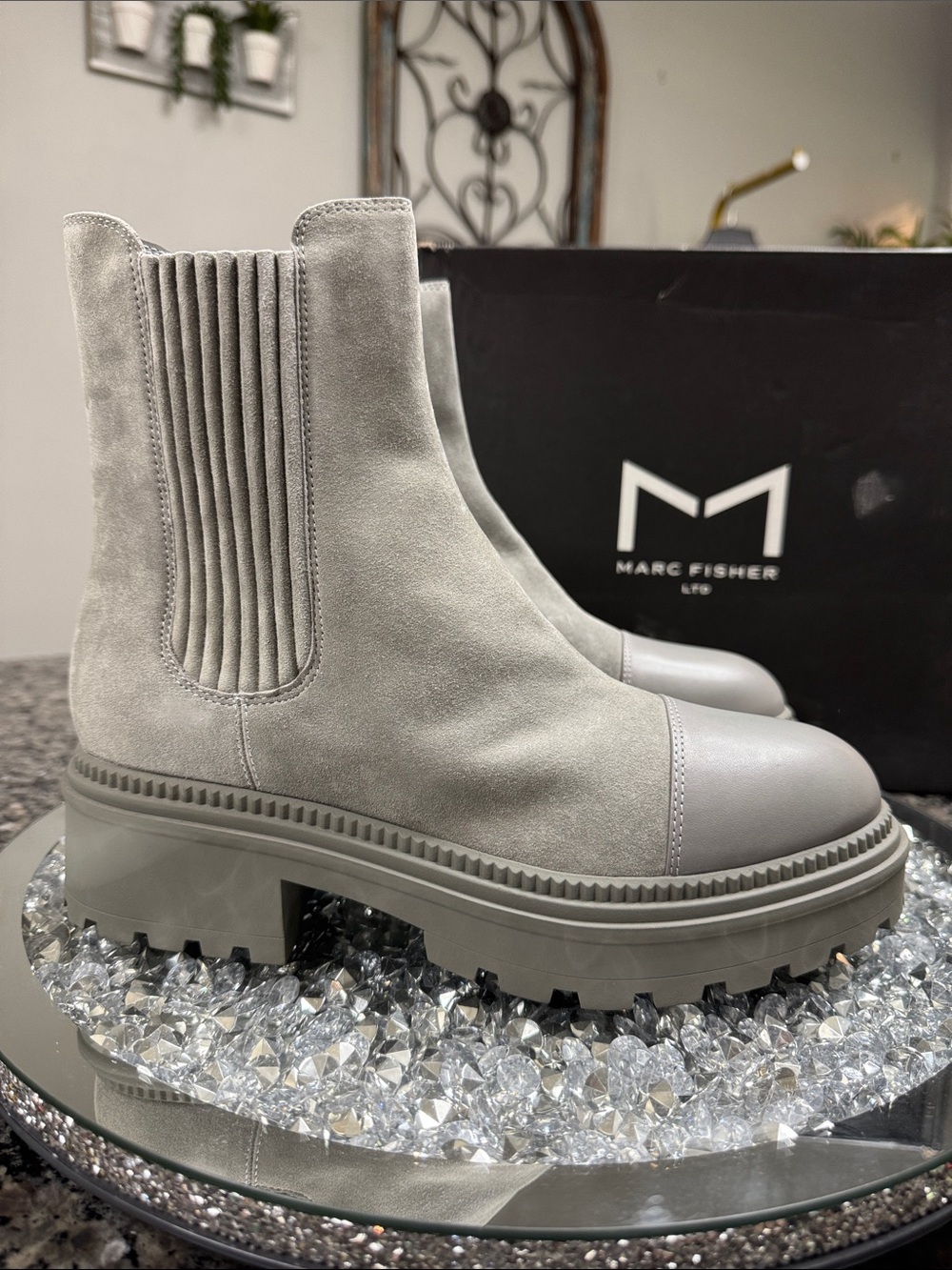 Marc Fisher Hadria Chunky Grey leather Suede Chelsea Lug Boots NEW 8.5